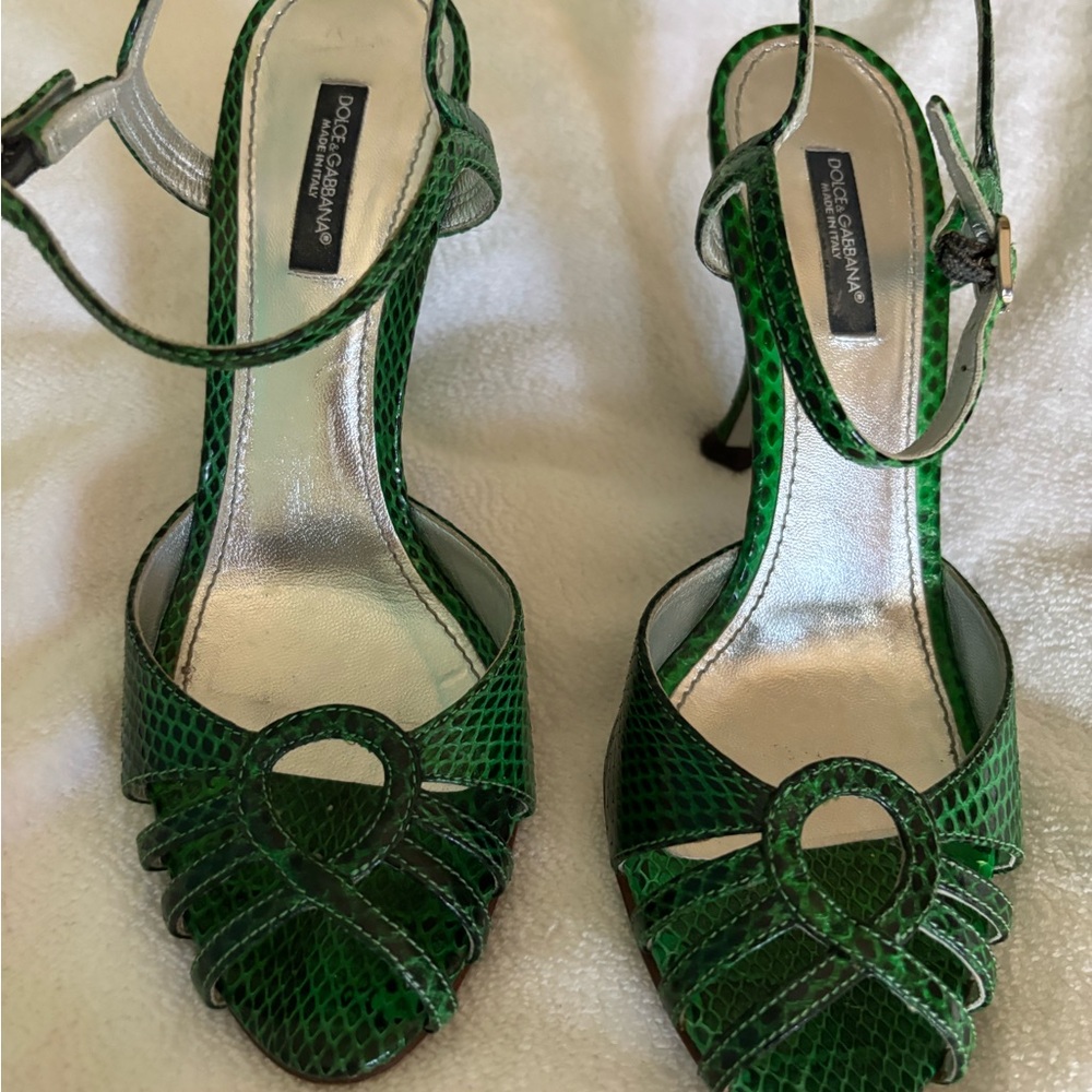 Vero Cuoio Green Strappy Heels